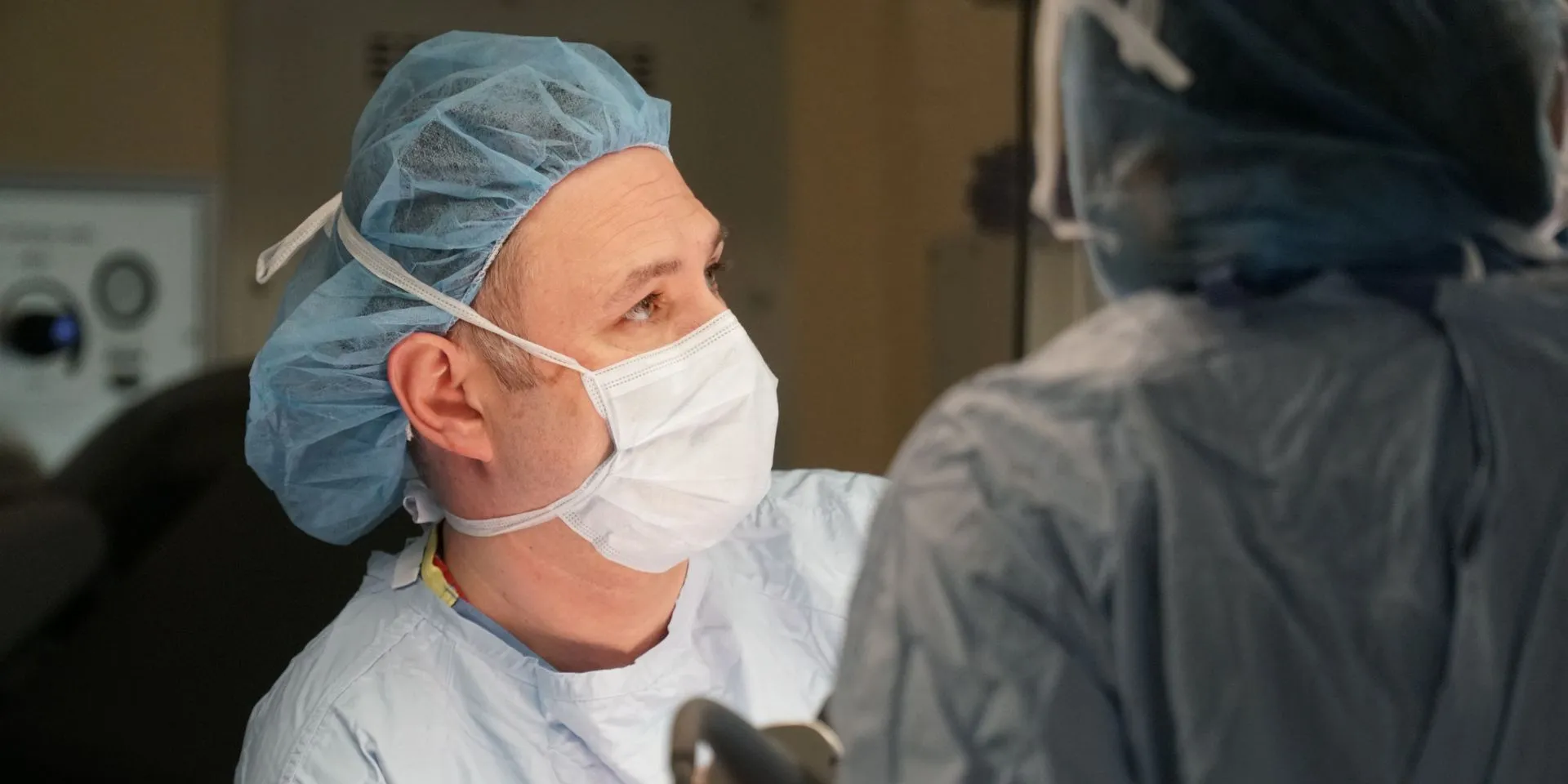 Dr. Sayf Gazala, Chief of Thoracic Surgery, in the operating room.