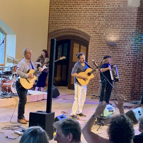 Johannes Linstead: Guitar on Fire!