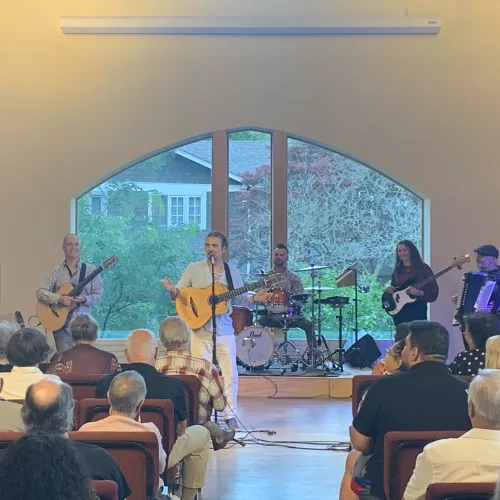 Johannes Linstead: Guitar on Fire!