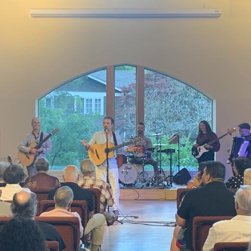 Johannes Linstead: Guitar on Fire!